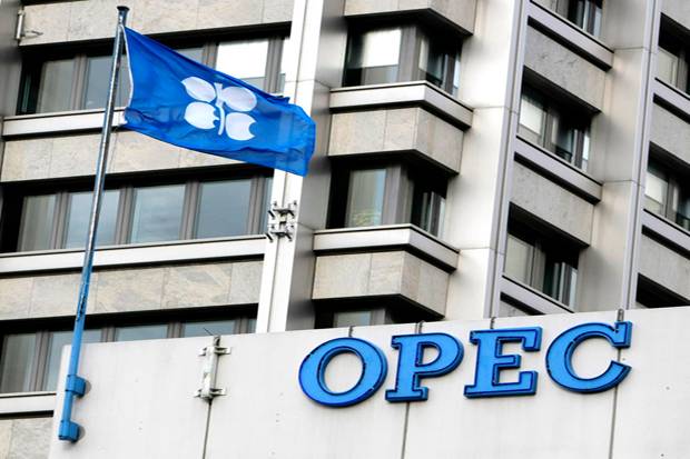OPEC Setuju Mengurangi Produksi Minyak