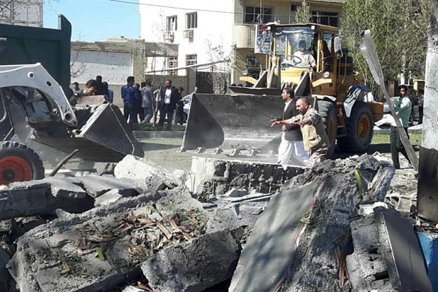 Tiga Tewas Dalam Serangan Bom dan Penembakan di Iran