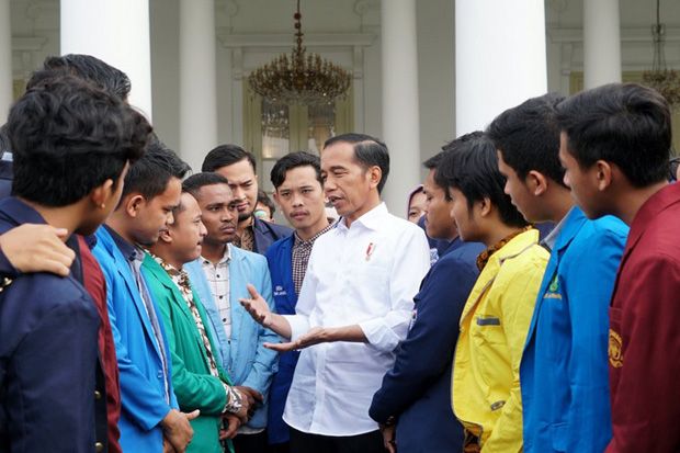 Di Depan Mahasiswa, Jokowi Bicara PKI, Asing, dan Aseng