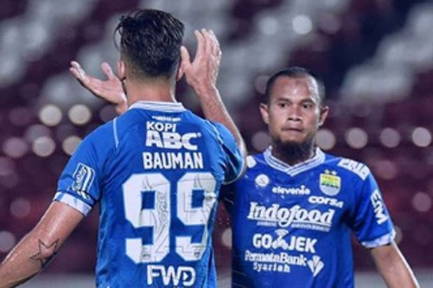 Gol Telat Samsul Arif Pupus Kemenangan Persib Bandung