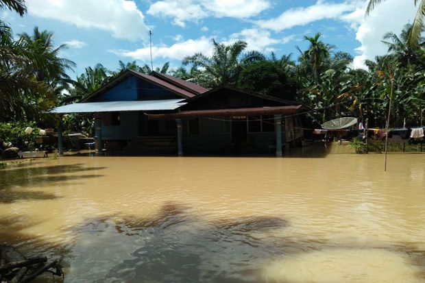 Banjir di Kampar Riau, Ratusan Warga Terisolasi