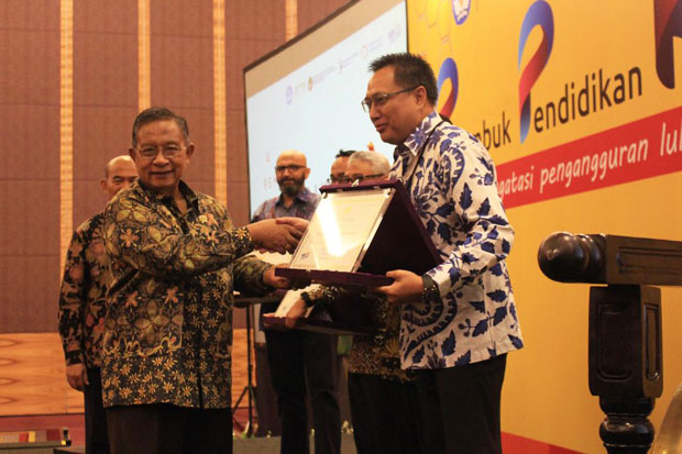 Peduli Pendidikan, Yamaha Indonesia Raih Penghargaan Kemendikbud