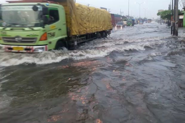 Jalan Rusak Akibat Banjir, Warga Bisa Tuntut Pemerintah