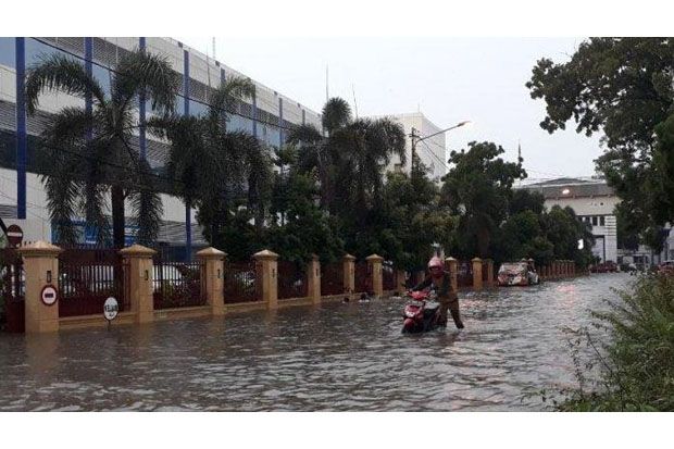 Drainase Buruk Hujan 1 Jam, Kota Palembang Dikepung Banjir