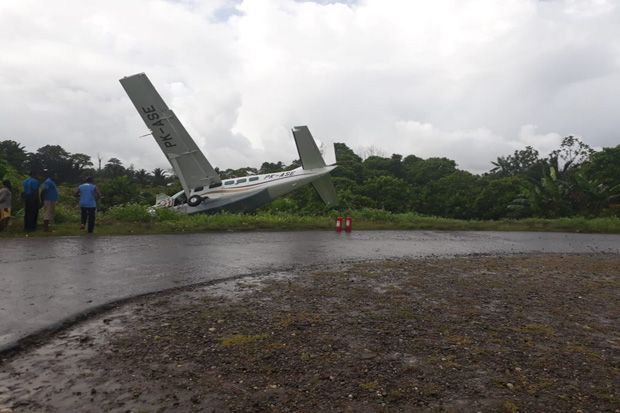 Pesawat Alfra Trans PK-ASE Tergelincir di Bandara Kasonaweja Papua