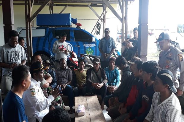 Selamat dari Kejaran OPM, 10 Pekerja Dievakuasi Satgas TNI-Polri