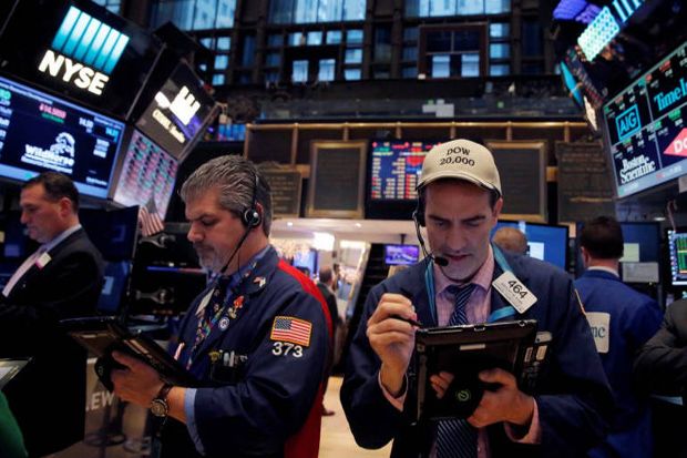 Wall Street Jatuh Akibat Kekhawatiran Perlambatan Ekonomi Global