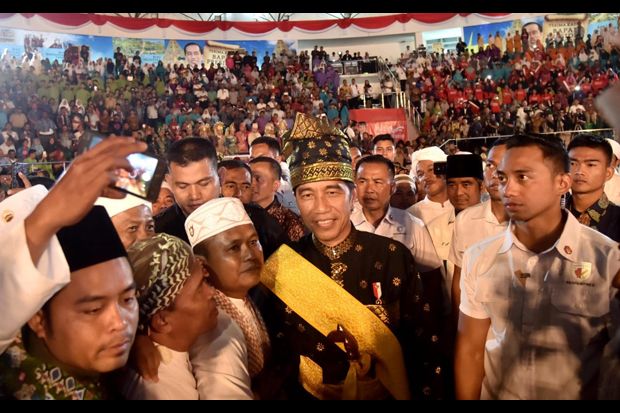 Luapan Antusiasme Masyarakat Riau Sambut Jokowi