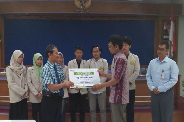 Bank Muamalat Berikan Beasiswa kepada 104 Mahasiswa Amikom Yogya