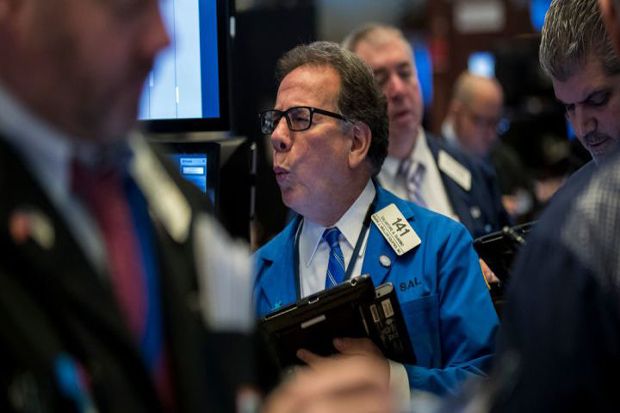 Wall Street Tenggelam Merespon Kenaikan Suku Bunga The Fed
