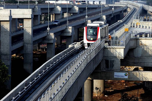 KA Bandara Soetta Layani Naik Turun Penumpang di Stasiun Duri