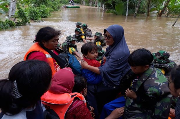 Prabowo-Sandi Doakan Korban Tsunami Selat Sunda