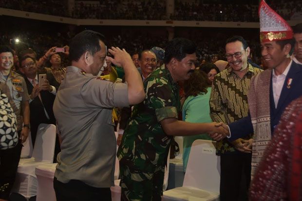 Panglima TNI Dampingi Presiden Jokowi Hadiri Perayaan Natal Nasional