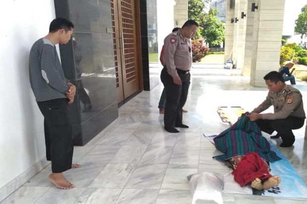 Pemulung Ditemukan Meninggal di Teras Masjid Besar Pangandaran