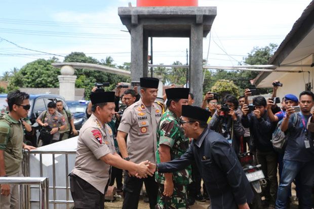 Kapolri Bersama Panglima TNI Doa Bersama di Lokasi Tsunami Banten