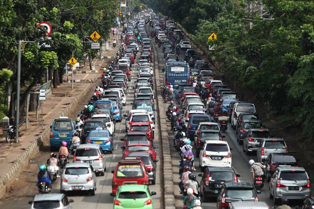 Efektifkah Pembatasan Usia Kendaraan Atasi Kemacetan?