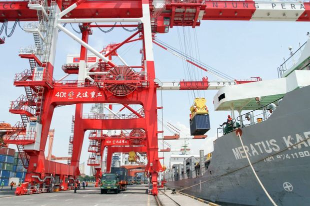 Pelindo III Siapkan Tanjung Perak Jadi Transhipment Port