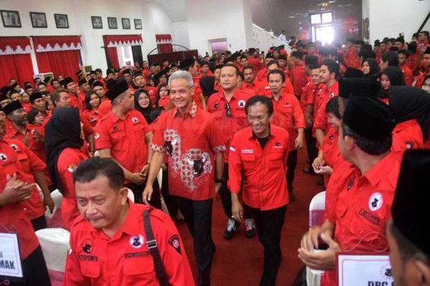 Posko Prabowo Berdiri di Dekat Rumah Jokowi, Ganjar: Bangunkan Banteng