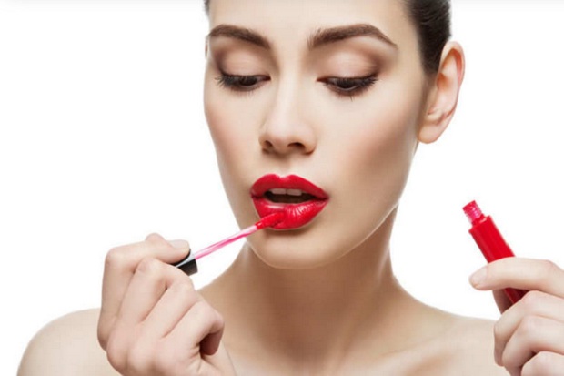 5 Aturan Memakai Lipstik Cair