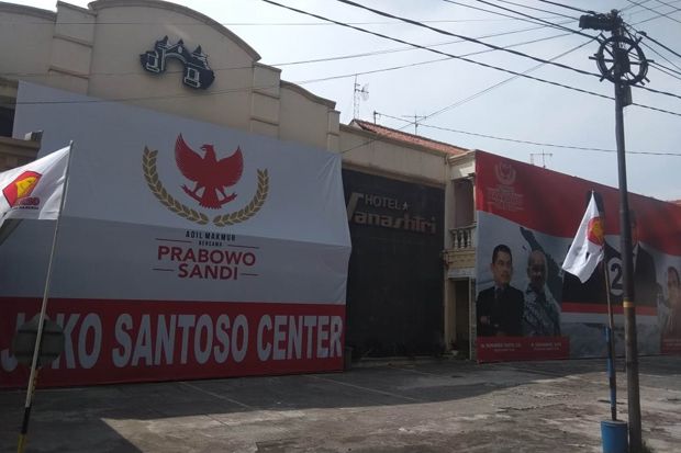 Posko Joko Santoso Center di Solo Berdiri di Sebelah Kios Anak Jokowi