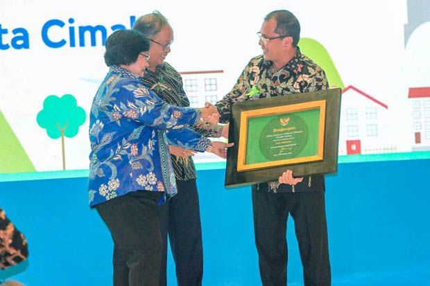 Makassar Raih Penghargaan Kinerja Pengurangan Sampah