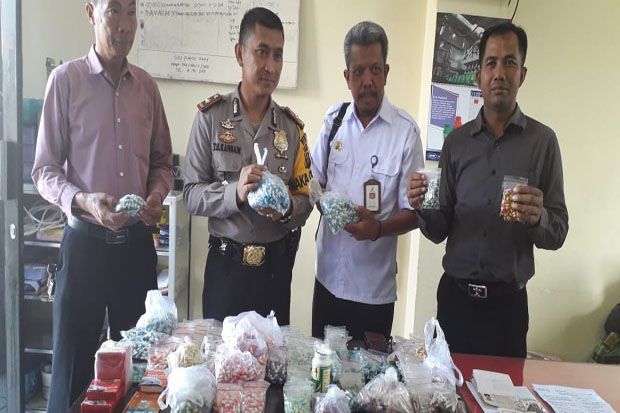 Bawa Ribuan Obat Ilegal, WNA Asal China Diamankan Polres Linggau