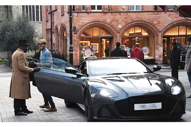 Cinta Inggris, David Beckham Beli Aston Martin