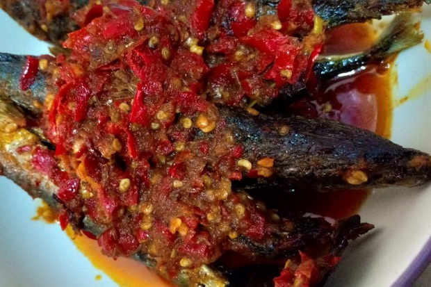 Makan Malam Gurih dan Murah dengan Ikan Cue Sambalado