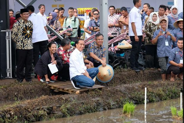 Jokowi Hadiri Gerakan Mengawal Musim Tanam di Garut