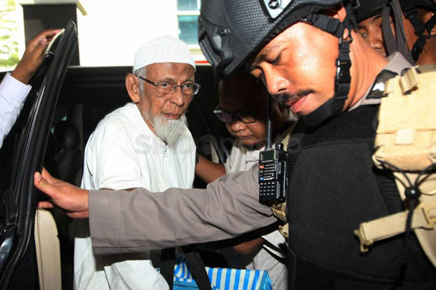 Jokowi Bebaskan Ustaz Abu Bakar Baasyir, DPR Nilai Alasan Kemanusiaan