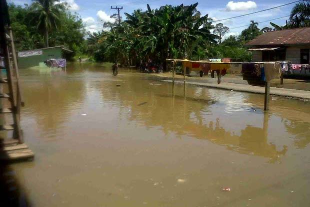 Kebumen Dilanda Banjir, Ratusan Warga Masih Mengungsi di Kantor Camat