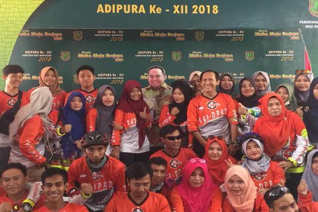 Adipura Kembali ke Muba, Stan Foto Bupati Dodi Reza Digandrungi Warga