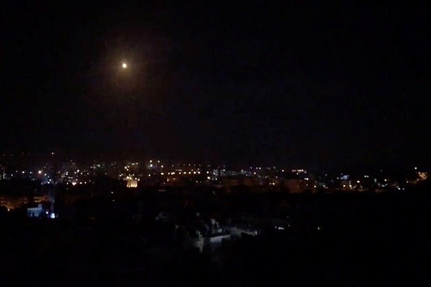 UPDATE-30 Rudal Jelajah Israel Ditembak Jatuh, 4 Tentara Suriah Tewas