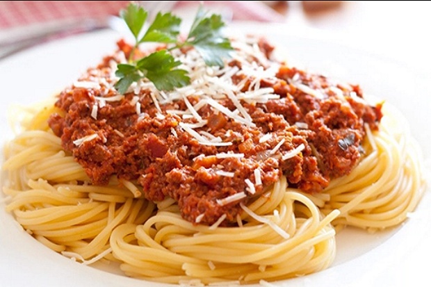 Spaghetti Saus Rica Ayam Bisa Jadi Teman Santai Malam Ini