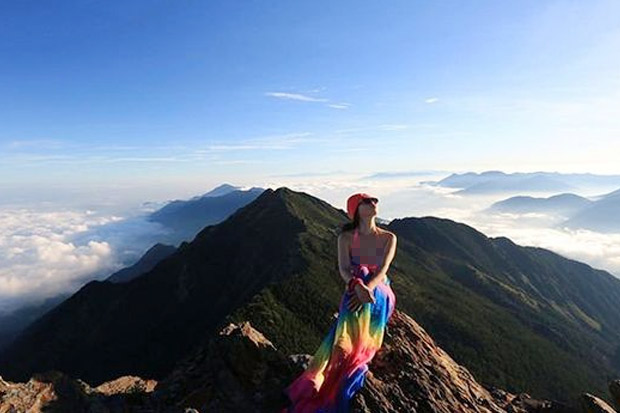 Pendaki Bikini Terkenal Tewas Membeku di Gunung Taiwan
