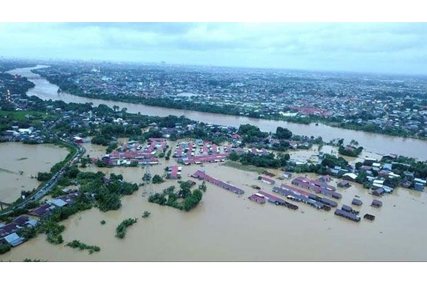 8 Meninggal, 4 Hilang dan Ribuan Mengungsi Akibat Banjir di Sulsel