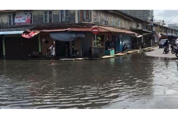 Banjir Rob Genangi Kawasan Pelabuhan Bulang Linggi dan Sekitarnya