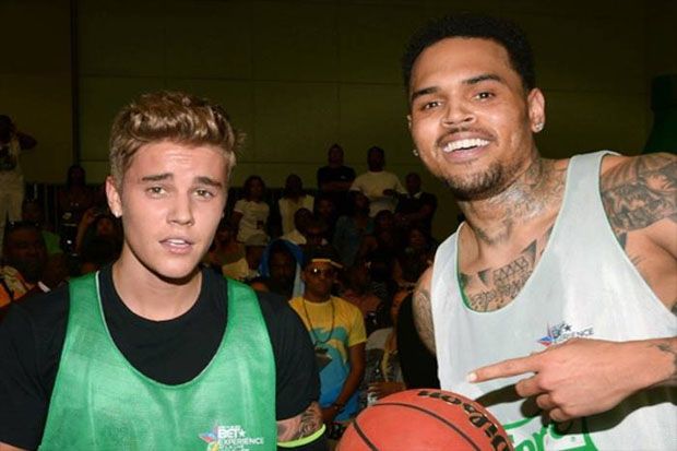 Tuduhan Perkosaan, Justin Bieber Beri Dukungan untuk Chris Brown
