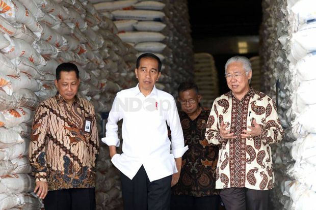 Presiden Jokowi Diminta Evaluasi Kinerja Menteri Perdagangan