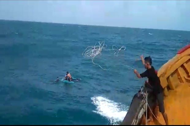 Terombang-ambing di Laut, Tiga Nelayan Hilang Ditemukan Selamat