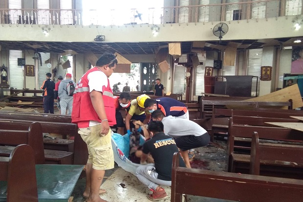 Filipina Bersumpah Habisi Pelaku Serangan Bom Gereja