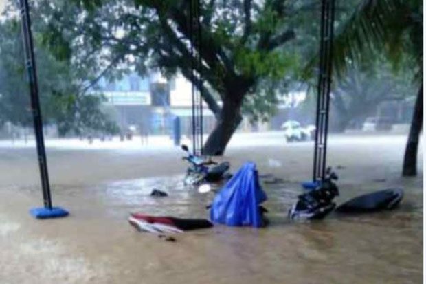 Banjir Setinggi 1,5 Meter Terjang Lamongan Utara
