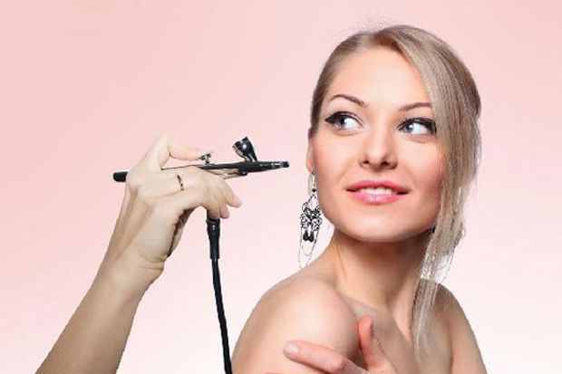 Airbrush Make-up Kian Populer, dari Artis hingga Orang Awam
