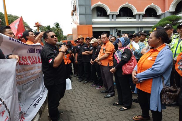 Didemo Karyawan, PT Pos Indonesia Tunda Pembayaran Gaji