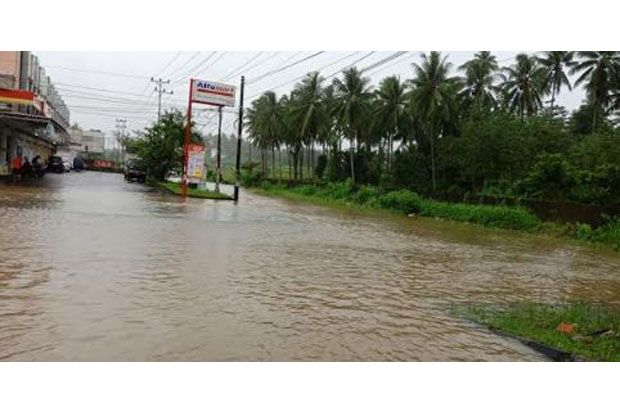 Banjir di Manado Meluas, Jalan Menuju Bandara Tak Bisa Dilewati