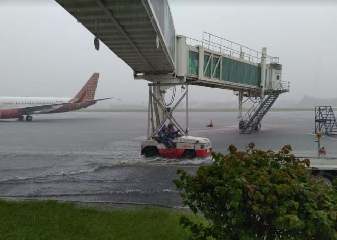 Cuaca Buruk, Sejumlah Penerbangan di Bandara Sam Ratulangi Delay