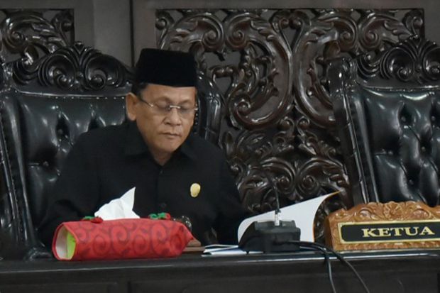 Tersangka Suap APBD, KPK Tahan Ketua DPRD Kebumen