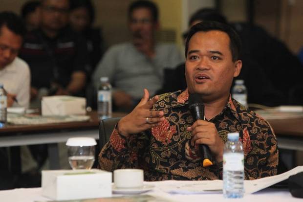 Gun Gun Heryanto Aktivis Belakang Layar