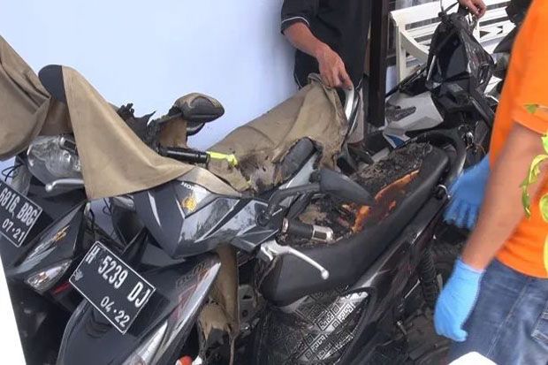 Teror Bakar Kendaraan di Semarang Incar Sepeda Motor