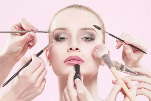 5 Mitos Tentang Makeup yang Masih Dipercaya Banyak Wanita